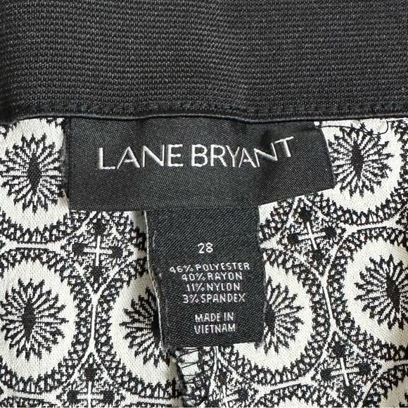 Lane Bryant Print Tummy Control Cuffed Cropped Pants Black White Size 28 - Picture 4 of 7